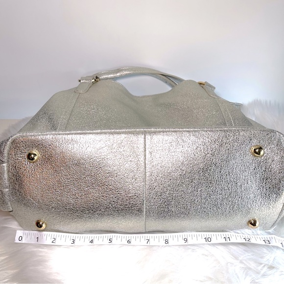 COPY - COPY - G.I.L.I. Metallic Silver Leather Satchel Bag - Picture 8 of 16